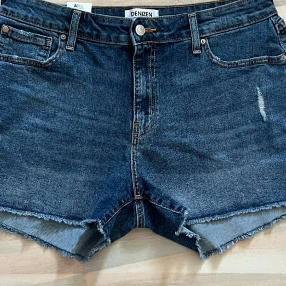 Women's Size 14 Denizen from Levi's High Rise 3" Denim Shorts